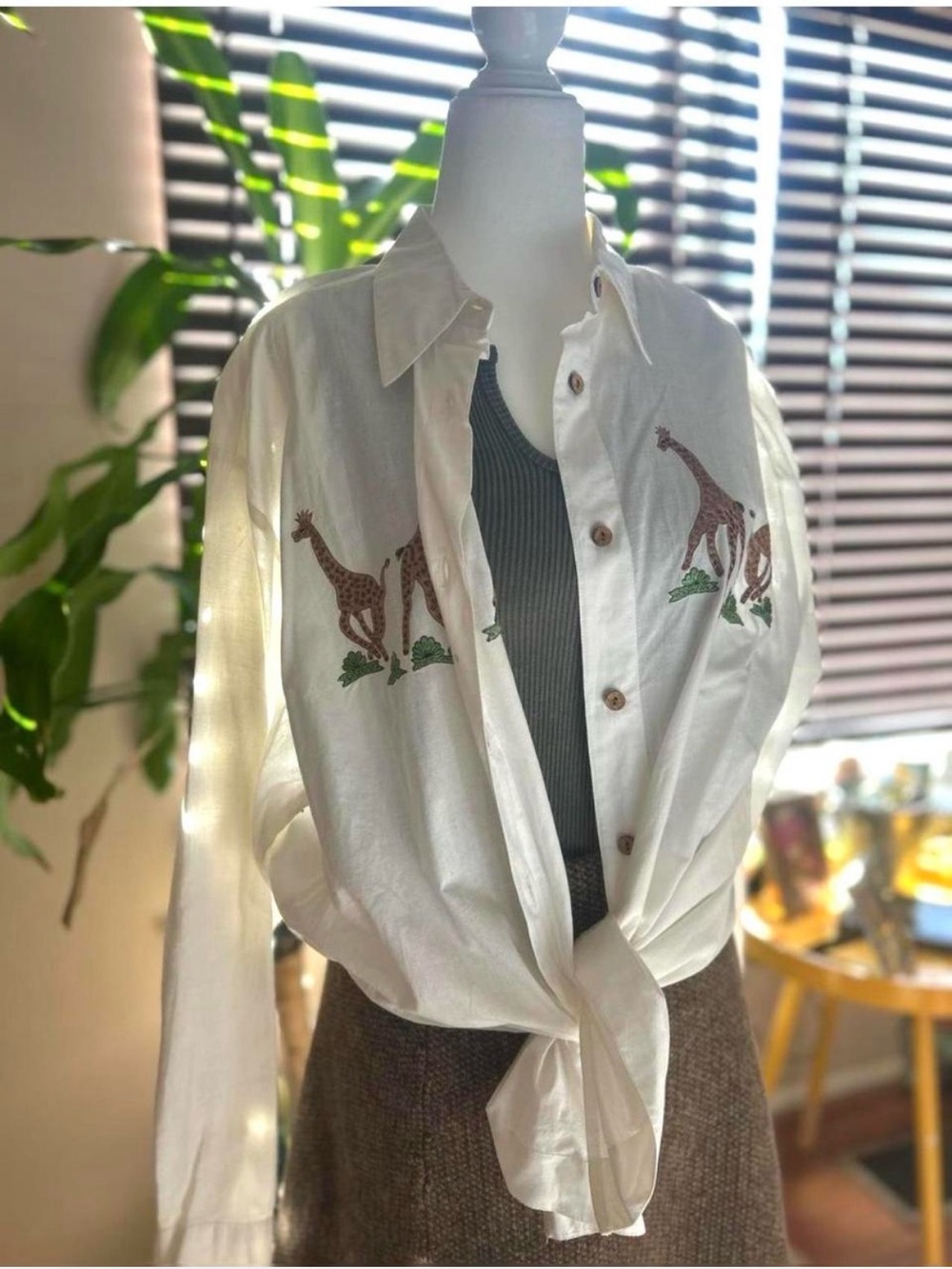 Vintage Embroidered Giraffe Shirt – Raiment Fashions – 70s/80s Style – Rare